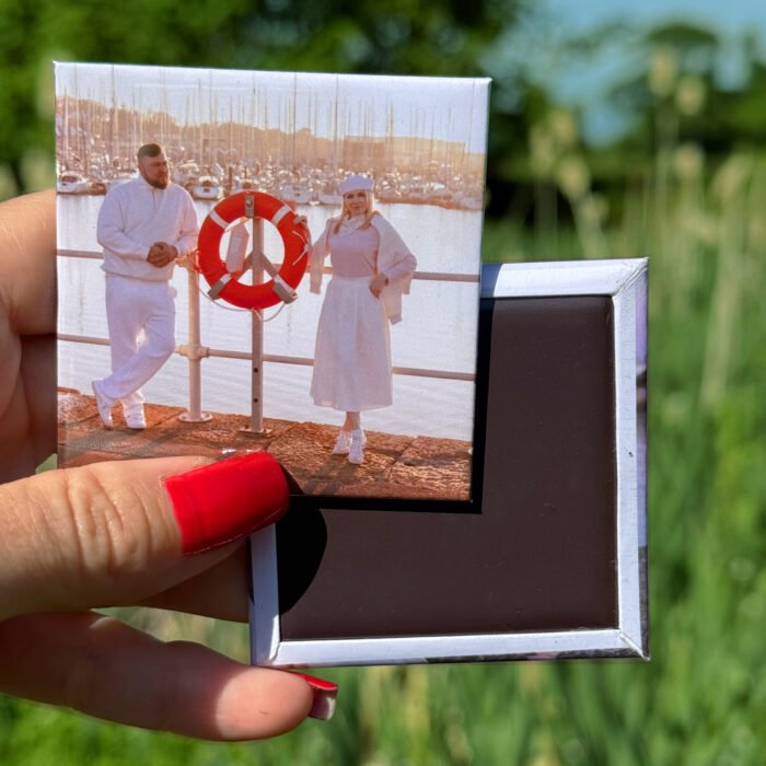 Fridge Photo Magnets with Metal Shells size 2.5x2.5in (63.5x63.5mm)